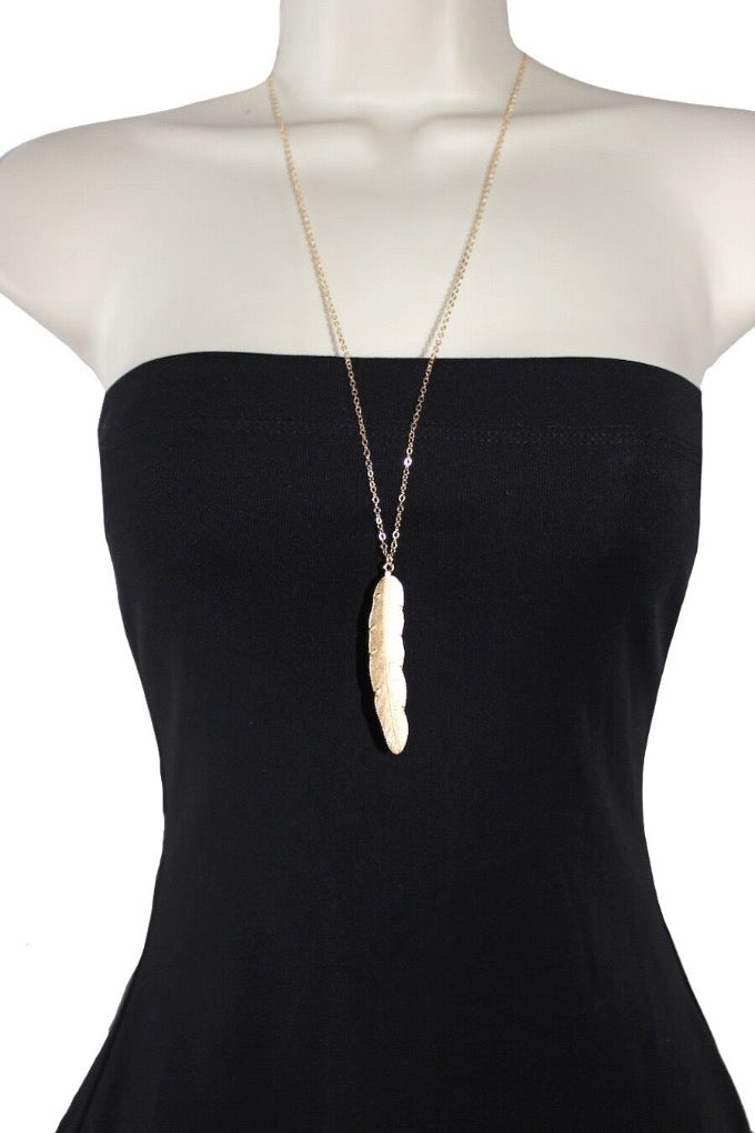 Long simple feather minimal necklace in gold